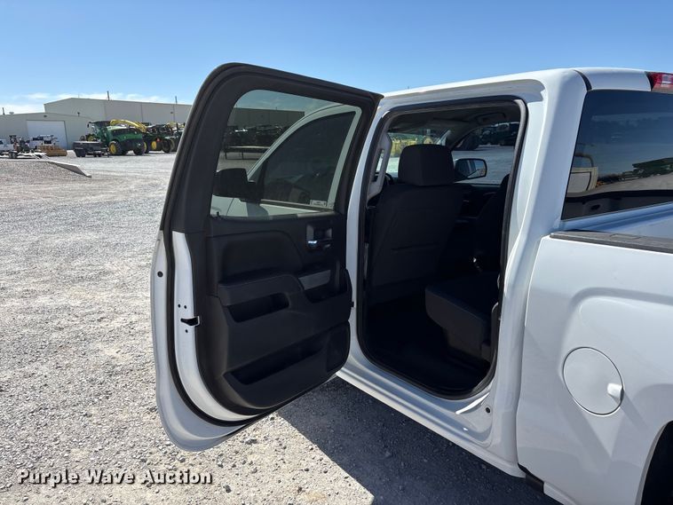 image for item FC2203 2018 Chevrolet Silverado 1500 Crew Cab pickup truck