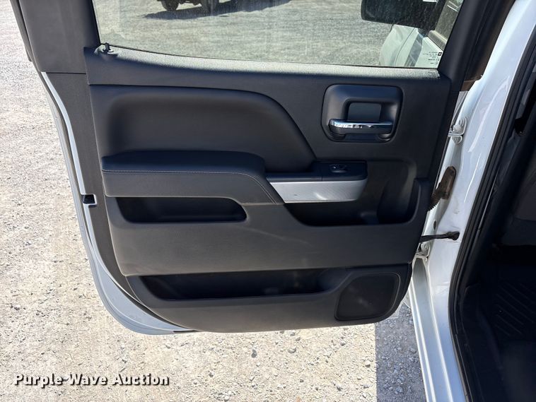 image for item FC2203 2018 Chevrolet Silverado 1500 Crew Cab pickup truck
