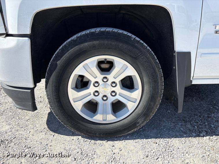 image for item FC2203 2018 Chevrolet Silverado 1500 Crew Cab pickup truck