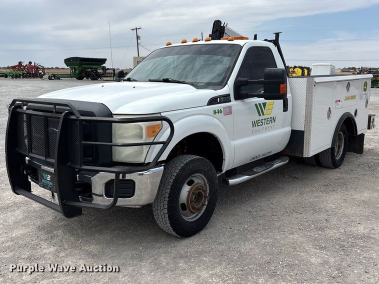 image for item FC2204 2013 Ford F350 Super Duty utility bed pickup truck