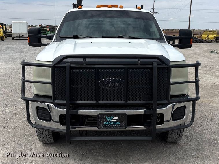 image for item FC2204 2013 Ford F350 Super Duty utility bed pickup truck