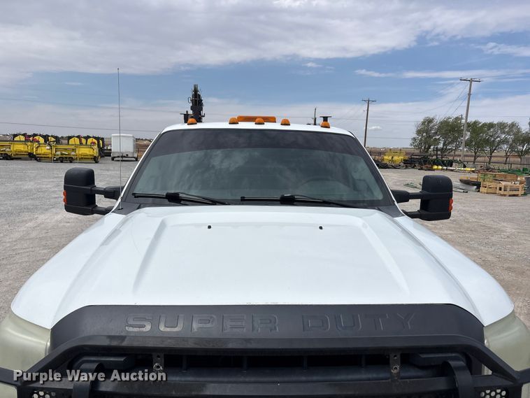 image for item FC2204 2013 Ford F350 Super Duty utility bed pickup truck