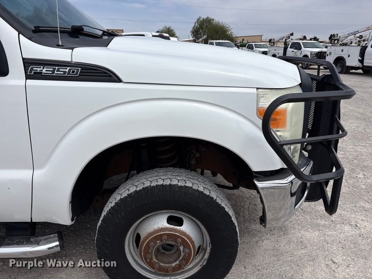 image for item FC2204 2013 Ford F350 Super Duty utility bed pickup truck