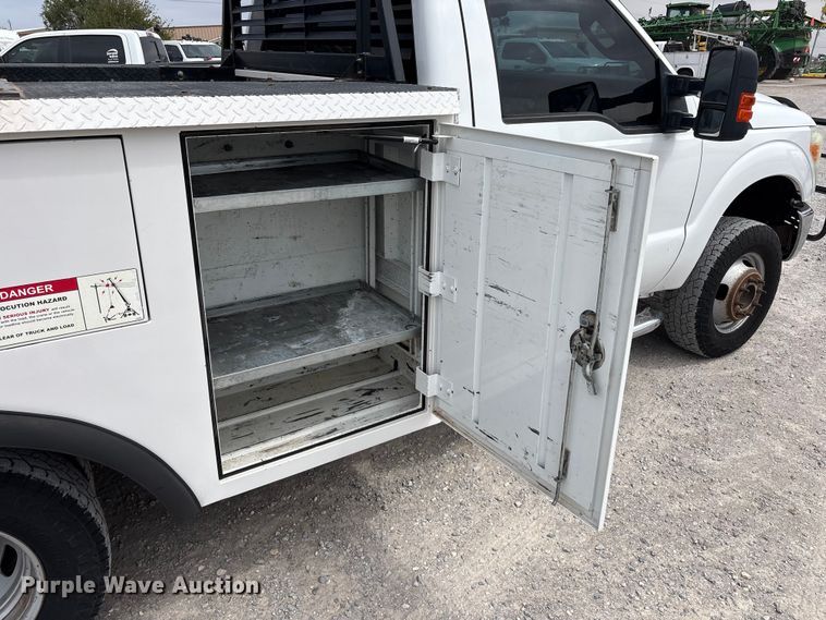image for item FC2204 2013 Ford F350 Super Duty utility bed pickup truck