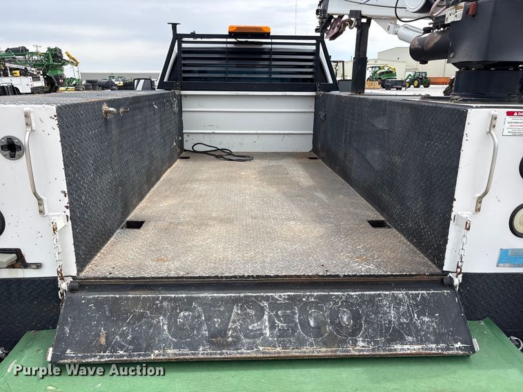 image for item FC2204 2013 Ford F350 Super Duty utility bed pickup truck