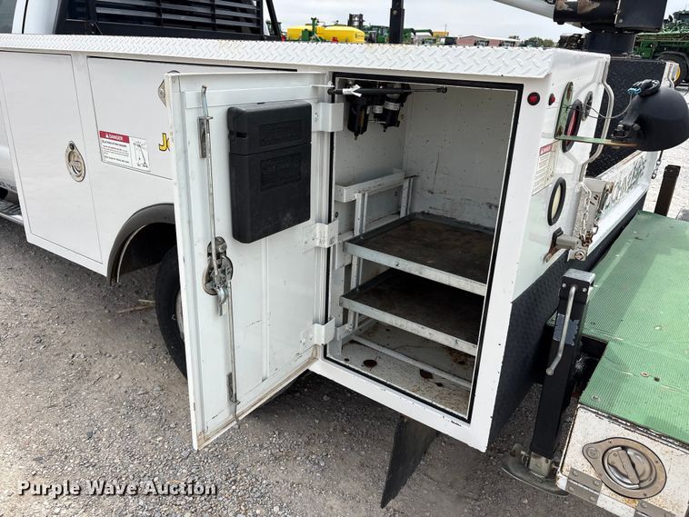 image for item FC2204 2013 Ford F350 Super Duty utility bed pickup truck