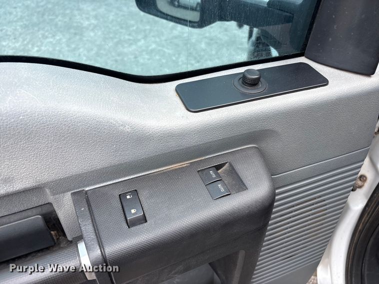 image for item FC2204 2013 Ford F350 Super Duty utility bed pickup truck