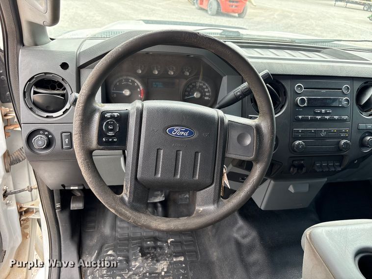 image for item FC2204 2013 Ford F350 Super Duty utility bed pickup truck