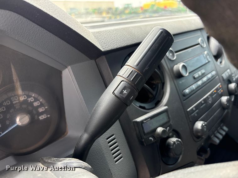 image for item FC2204 2013 Ford F350 Super Duty utility bed pickup truck