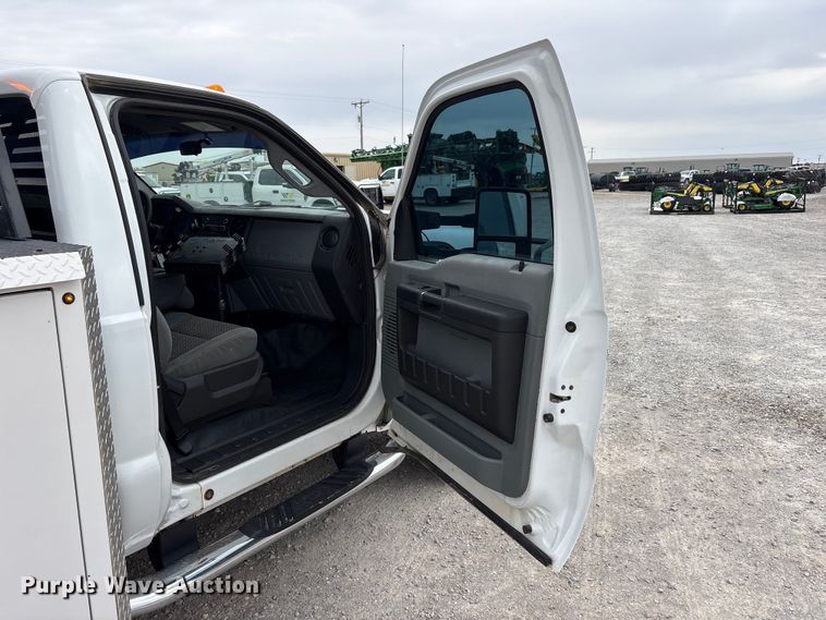 image for item FC2204 2013 Ford F350 Super Duty utility bed pickup truck