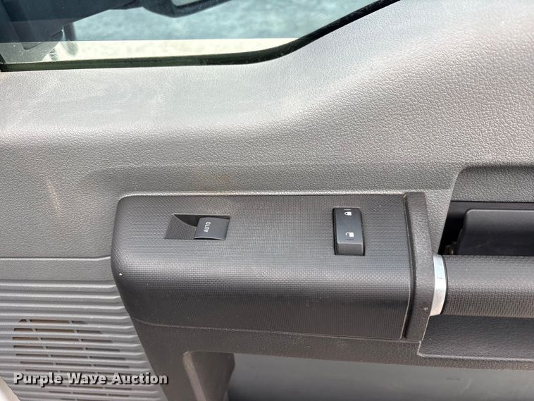 image for item FC2204 2013 Ford F350 Super Duty utility bed pickup truck