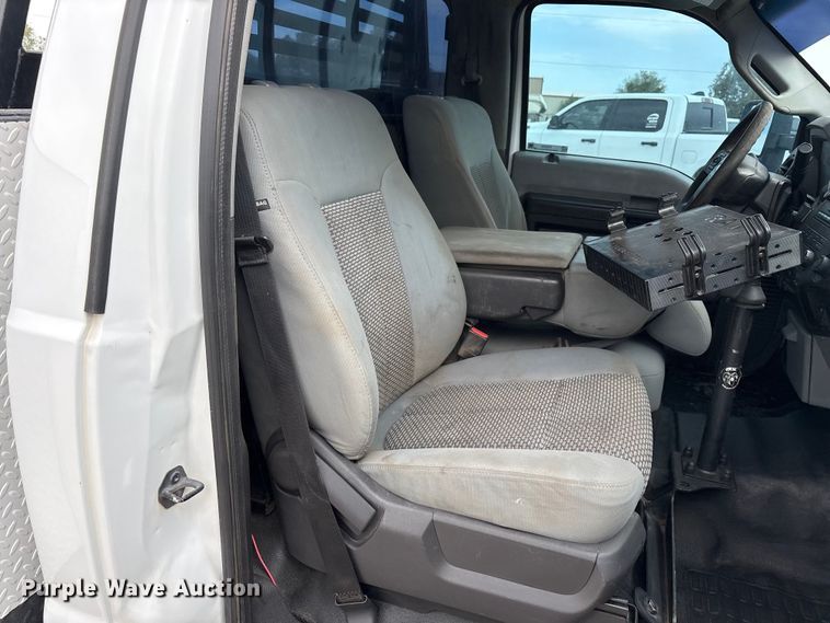 image for item FC2204 2013 Ford F350 Super Duty utility bed pickup truck