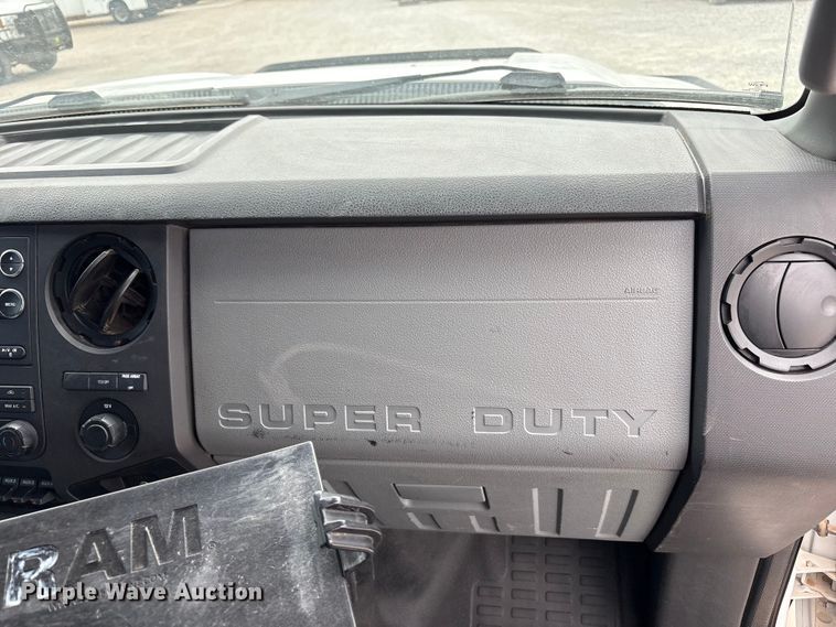 image for item FC2204 2013 Ford F350 Super Duty utility bed pickup truck