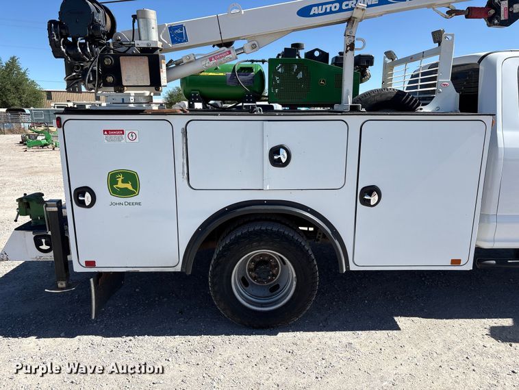 image for item FC2205 2019 Ford F350 Super Duty XL Ext. Cab utility bed pickup truck