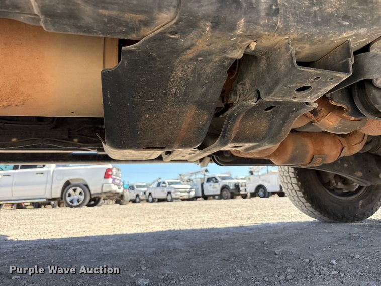 image for item FC2205 2019 Ford F350 Super Duty XL Ext. Cab utility bed pickup truck