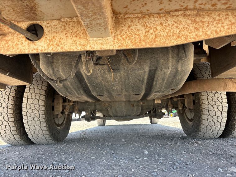 image for item FC2205 2019 Ford F350 Super Duty XL Ext. Cab utility bed pickup truck