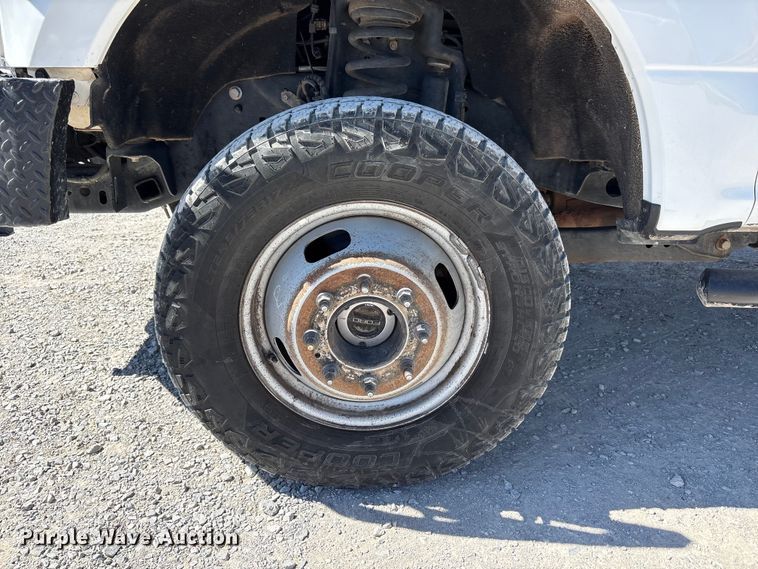 image for item FC2205 2019 Ford F350 Super Duty XL Ext. Cab utility bed pickup truck