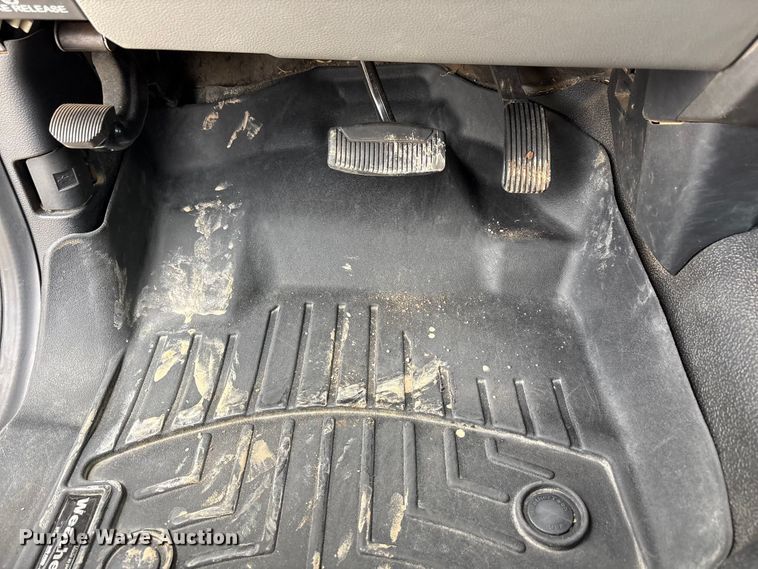 image for item FC2206 2019 Ford F350 Super Duty XL Ext. Cab utility bed pickup truck