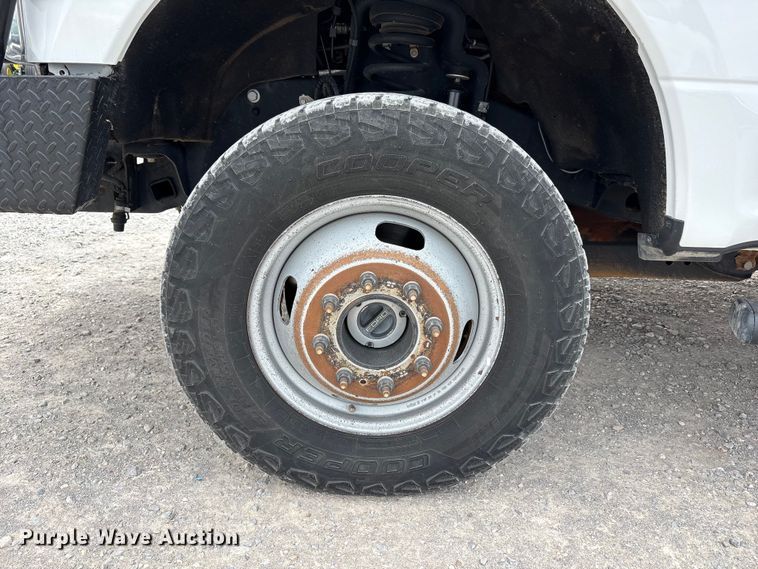 image for item FC2206 2019 Ford F350 Super Duty XL Ext. Cab utility bed pickup truck