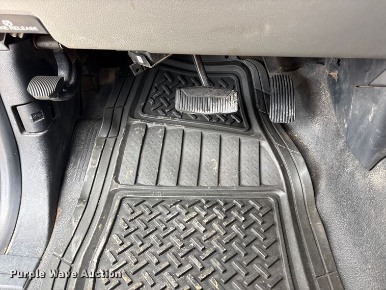 image for item FC2207 2019 Ford F350 Super Duty XL Ext. Cab utility bed pickup truck