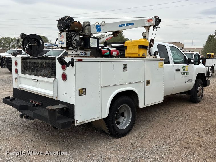 image for item FC2208 2013 Chevrolet Silverado 3500HD Ext. Cab utility bed pickup truck