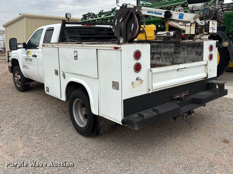 image for item FC2208 2013 Chevrolet Silverado 3500HD Ext. Cab utility bed pickup truck