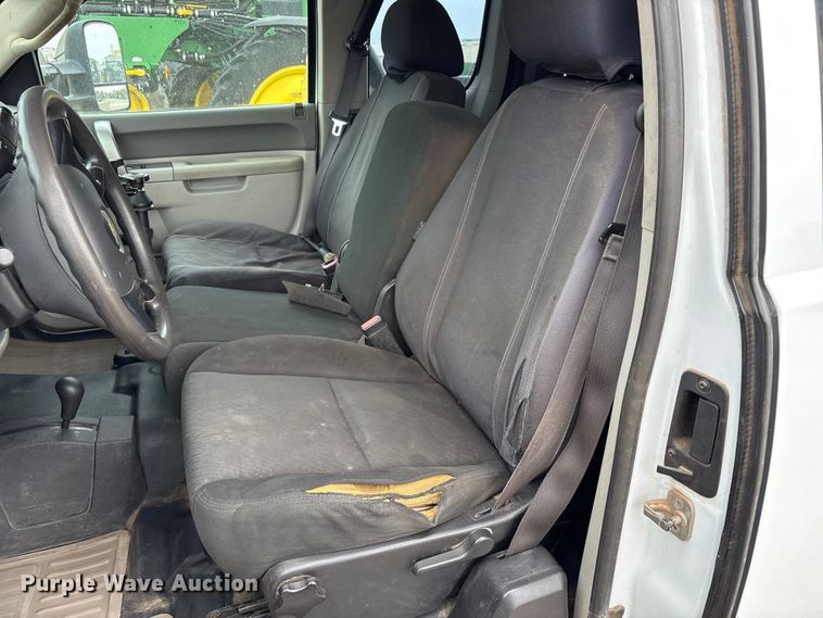 image for item FC2208 2013 Chevrolet Silverado 3500HD Ext. Cab utility bed pickup truck
