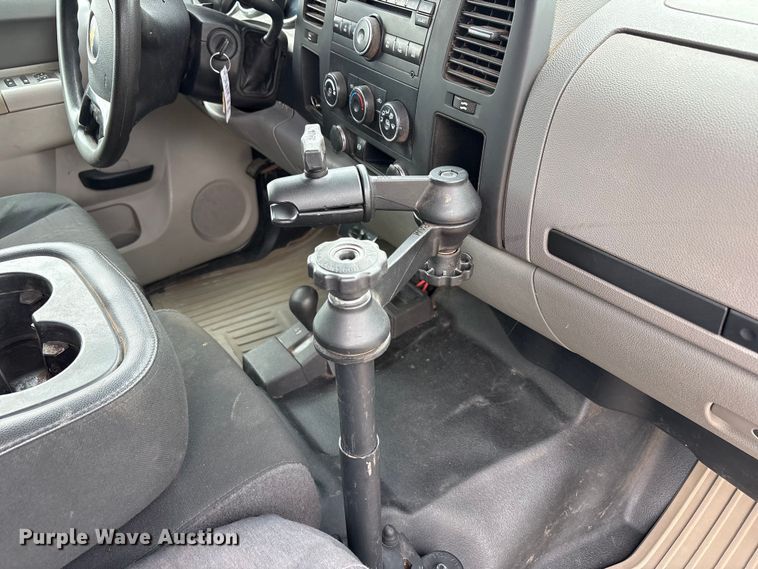 image for item FC2208 2013 Chevrolet Silverado 3500HD Ext. Cab utility bed pickup truck