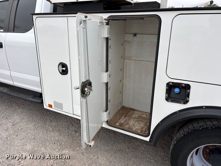 image for item FC2210 2019 Ford F550 Ext. Cab utility / service truck