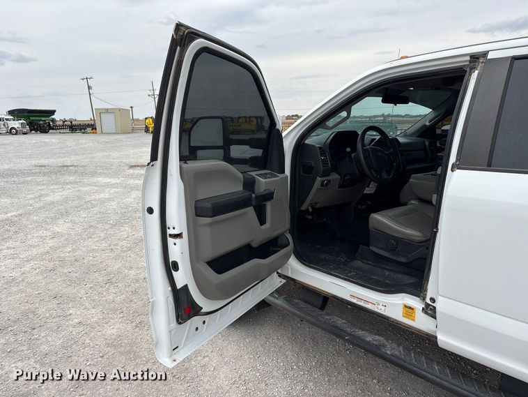 image for item FC2210 2019 Ford F550 Ext. Cab utility / service truck