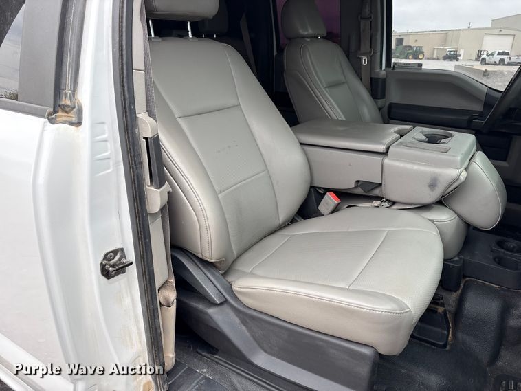 image for item FC2210 2019 Ford F550 Ext. Cab utility / service truck