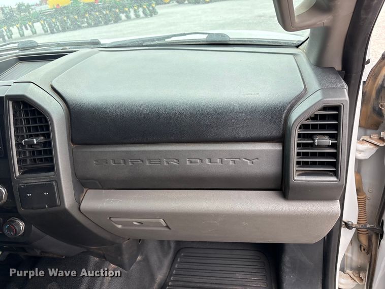 image for item FC2210 2019 Ford F550 Ext. Cab utility / service truck