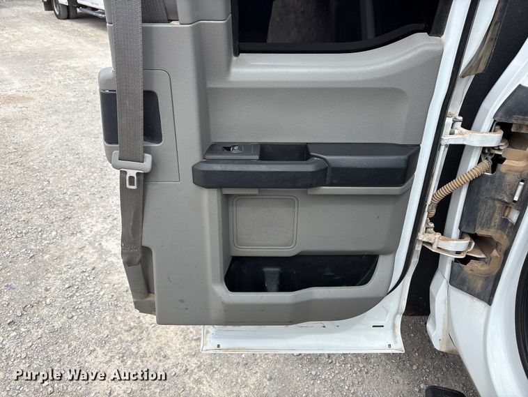 image for item FC2210 2019 Ford F550 Ext. Cab utility / service truck