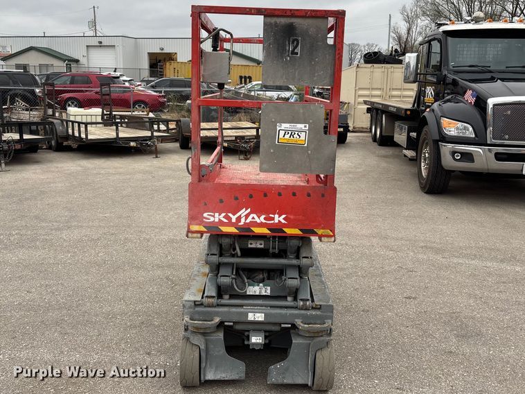image for item FC4531 Skyjack SJ III - 3219 scissor lift