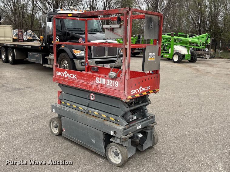 image for item FC4531 Skyjack SJ III - 3219 scissor lift