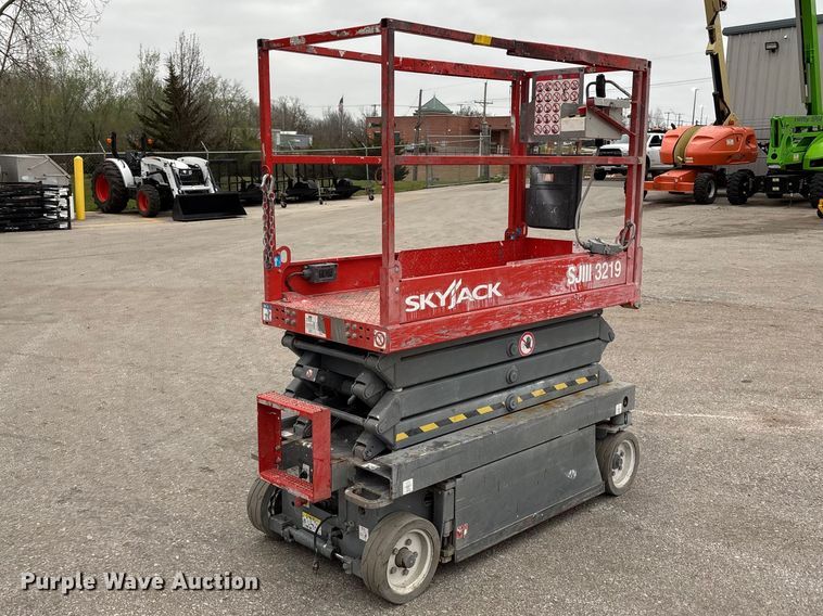 image for item FC4531 Skyjack SJ III - 3219 scissor lift