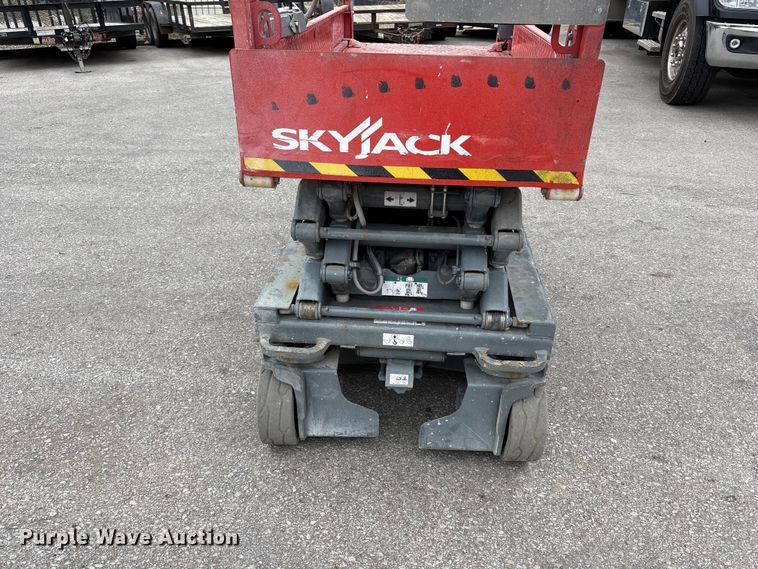image for item FC4531 Skyjack SJ III - 3219 scissor lift