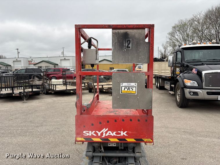 image for item FC4531 Skyjack SJ III - 3219 scissor lift