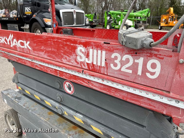 image for item FC4531 Skyjack SJ III - 3219 scissor lift