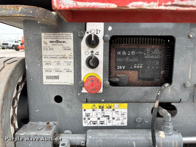 image for item FC4531 Skyjack SJ III - 3219 scissor lift