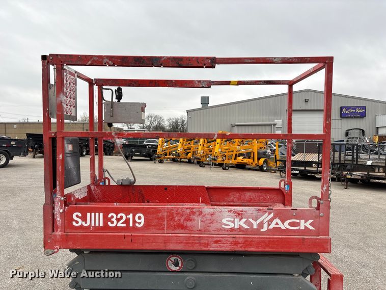 image for item FC4531 Skyjack SJ III - 3219 scissor lift