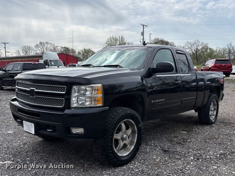 image for item FC4548 2013 Chevrolet Silverado Ext. Cab pickup truck