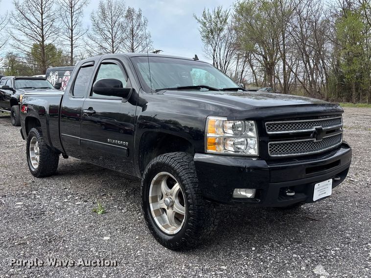 image for item FC4548 2013 Chevrolet Silverado Ext. Cab pickup truck
