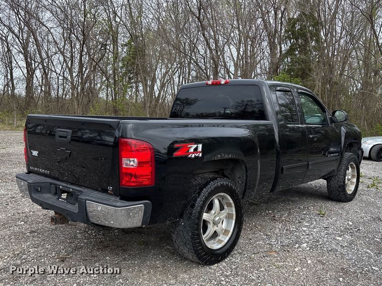 image for item FC4548 2013 Chevrolet Silverado Ext. Cab pickup truck