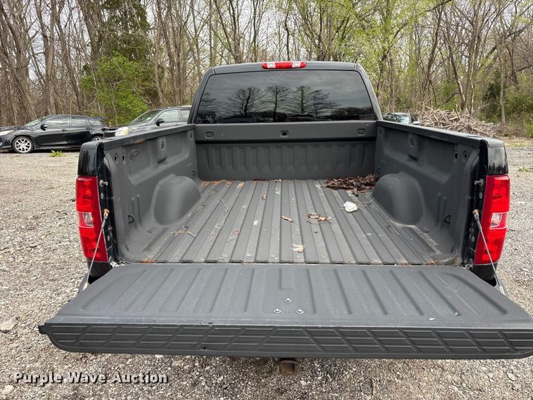 image for item FC4548 2013 Chevrolet Silverado Ext. Cab pickup truck