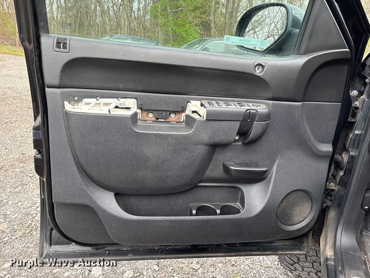 image for item FC4548 2013 Chevrolet Silverado Ext. Cab pickup truck