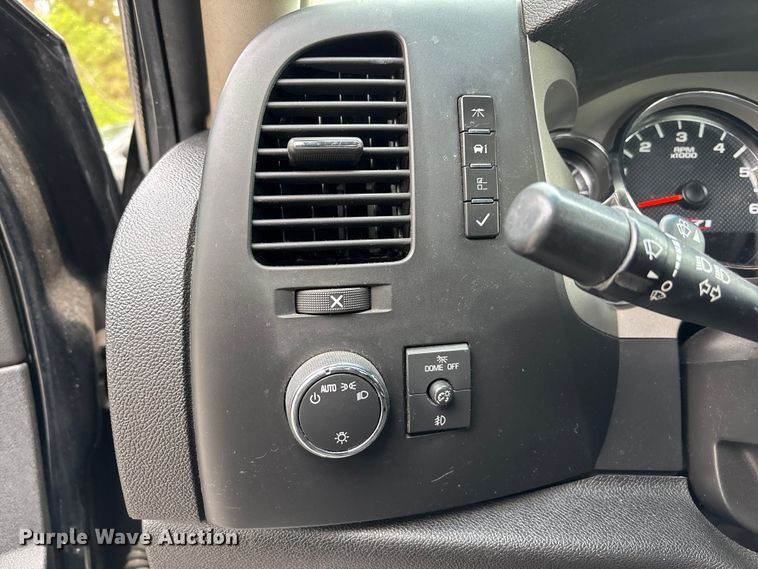 image for item FC4548 2013 Chevrolet Silverado Ext. Cab pickup truck