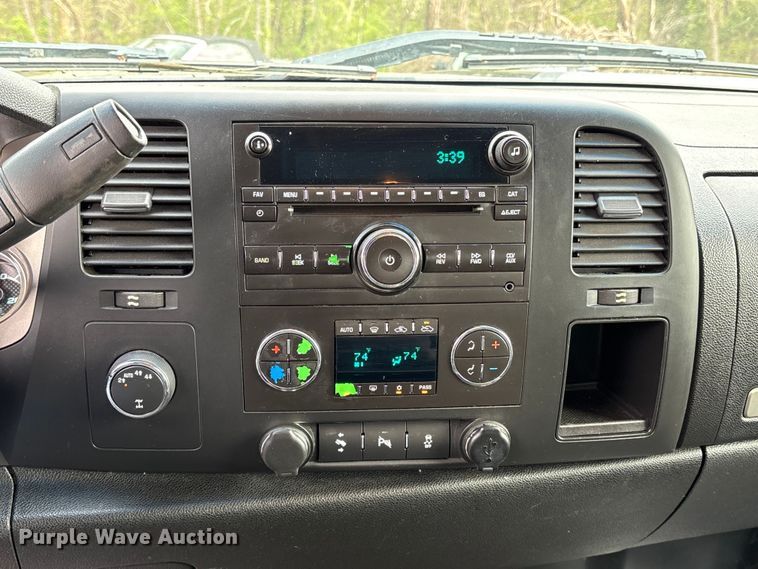 image for item FC4548 2013 Chevrolet Silverado Ext. Cab pickup truck