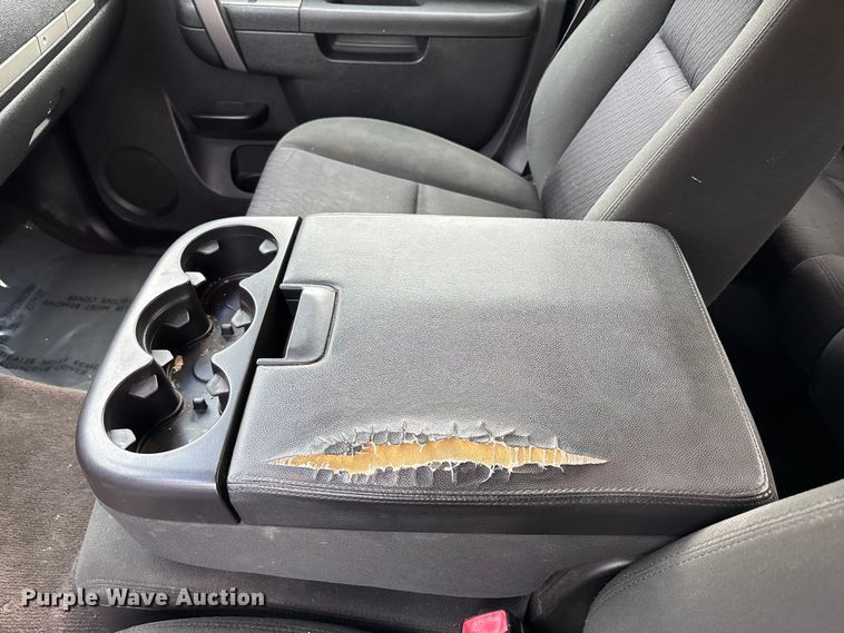 image for item FC4548 2013 Chevrolet Silverado Ext. Cab pickup truck