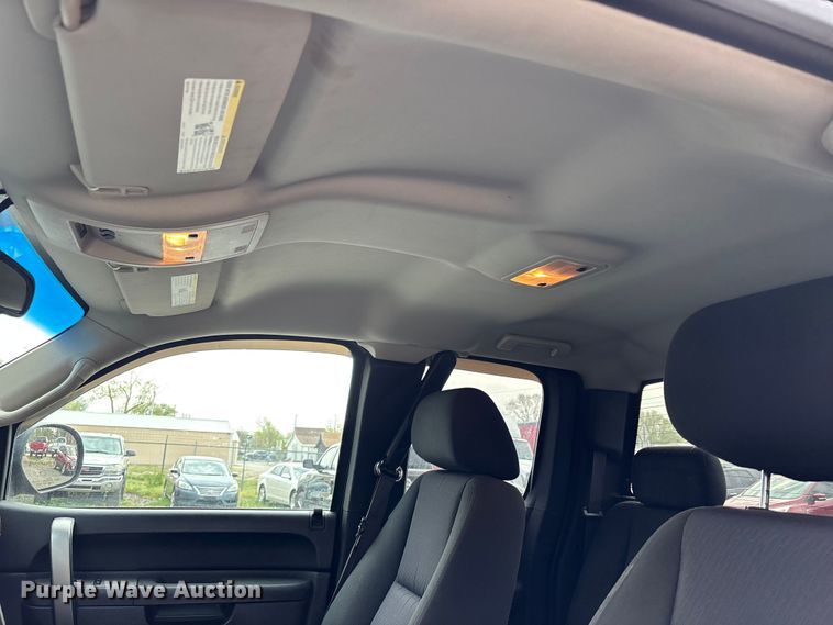 image for item FC4548 2013 Chevrolet Silverado Ext. Cab pickup truck